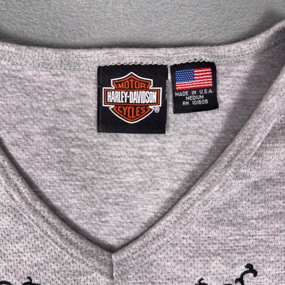 Harley-Davidson Womens V-Neck Embroidered Bar Shield Logo T-Shirt‎ Gray M USA - Picture 3 of 8